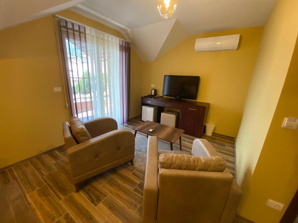 דבאר Hotel Kolonja'S מראה חיצוני תמונה